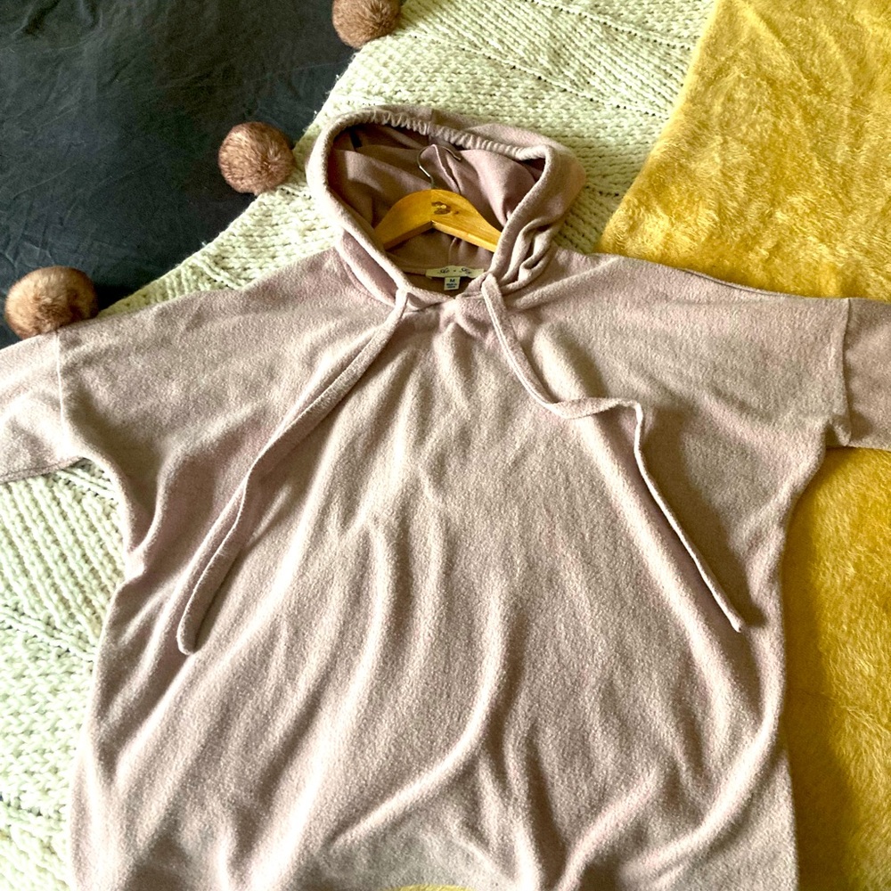 She+Sky light pink hooded pullover
